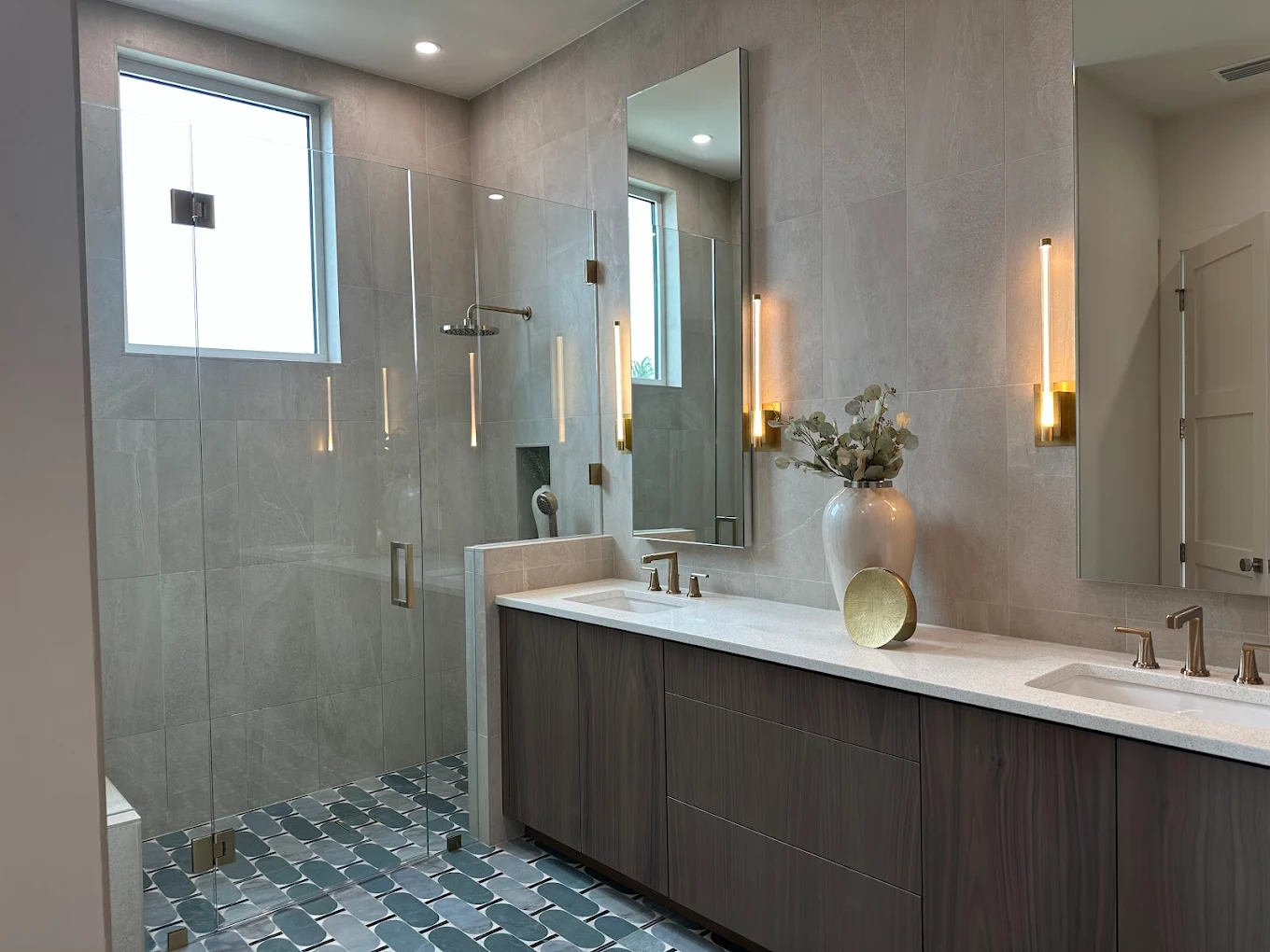 Clean Tampa bathroom after Easy Clean Service visit