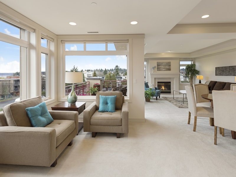 Same Tampa living room after cleaning by Easy Clean Service